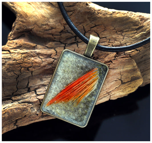 Perch pendant with fin